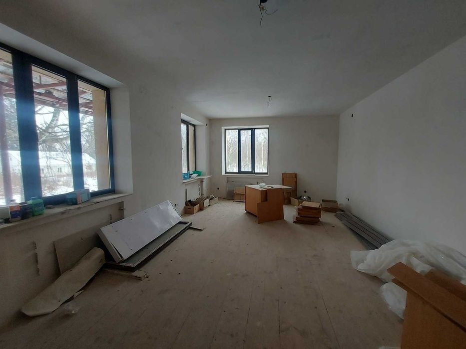 Комплекс с.Залізня 1,85га + 2 будівлі