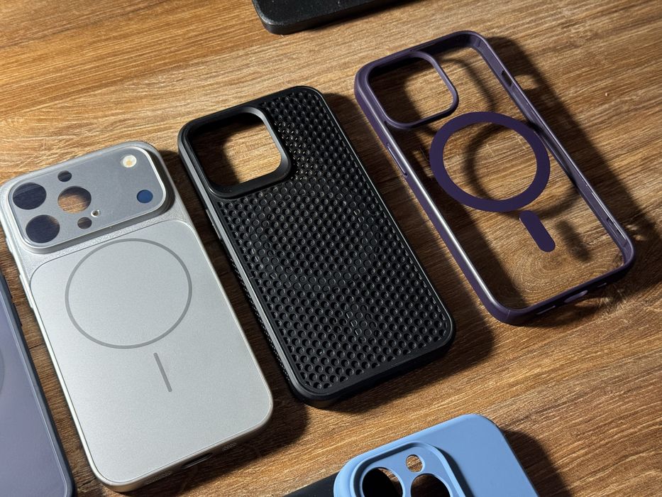 Чохли iPhone 13 Pro, майже нові!