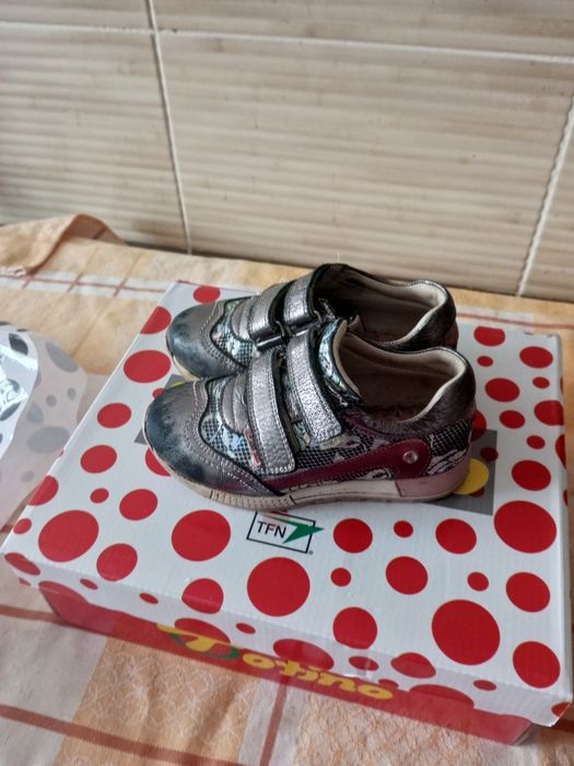 Продам ортопедичне взуття дівчинка