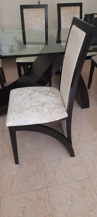 Mesa e Cadeiras de Sala de Jantar