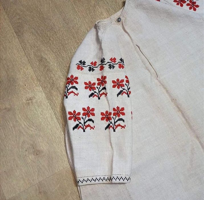 Українська старовинна сорочка вишиванка з м'якого домотканого полотна