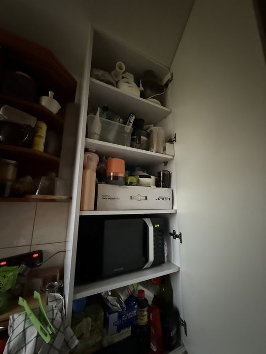 Słupek bialy z polyskiem przód, boki matowe