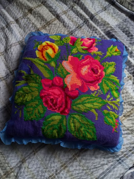 Подушки ручна робота.
