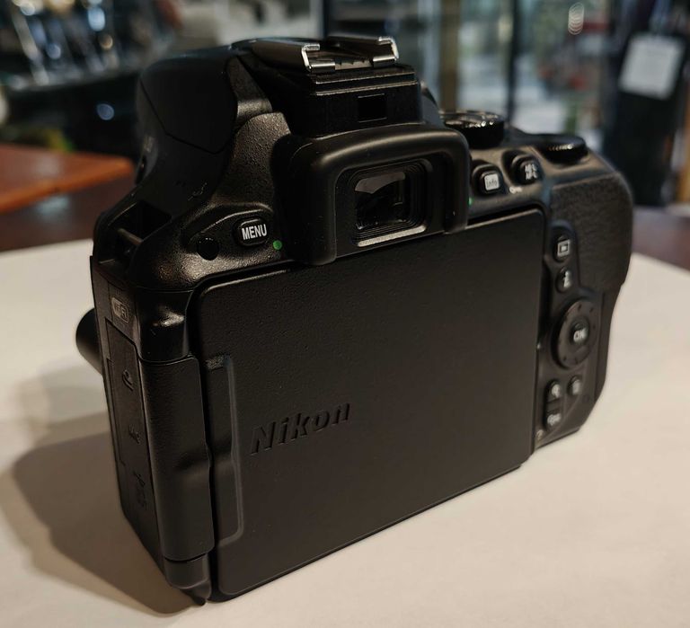 Nikon D5500/ Bateria+ładowarka/ Świetny stan/ Shutter 20011/ Warto!