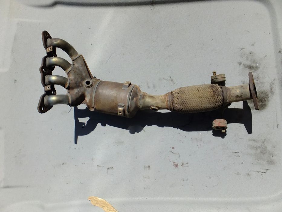 kolektor wydechowy katalizator ford focus mk2 1,6 B 16v 2009r