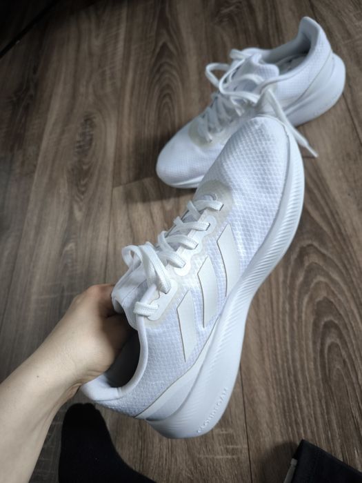 Кросівки Adidas чоловічі  43 1/3
