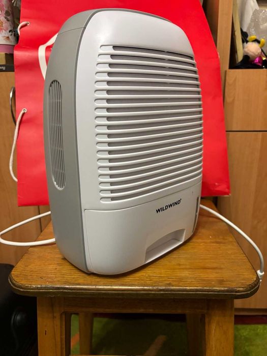 Осушувач повітря Wild Wind WDH-0502
