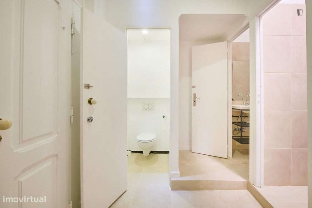Quarto - localizado em Entrecampos Lisbon