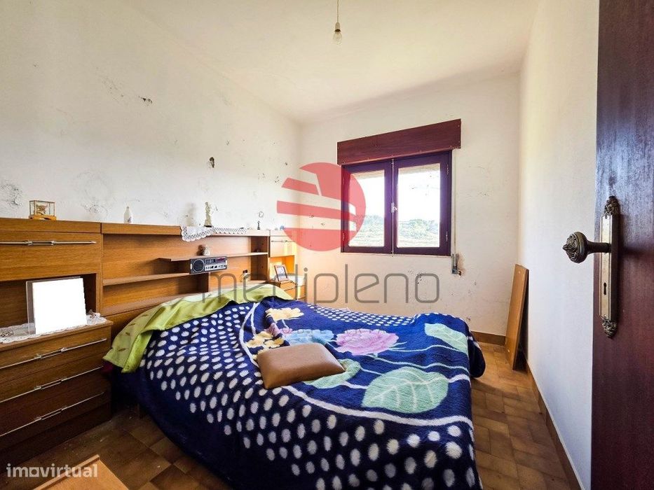 Moradia T4 C/ Garagem E Terreno