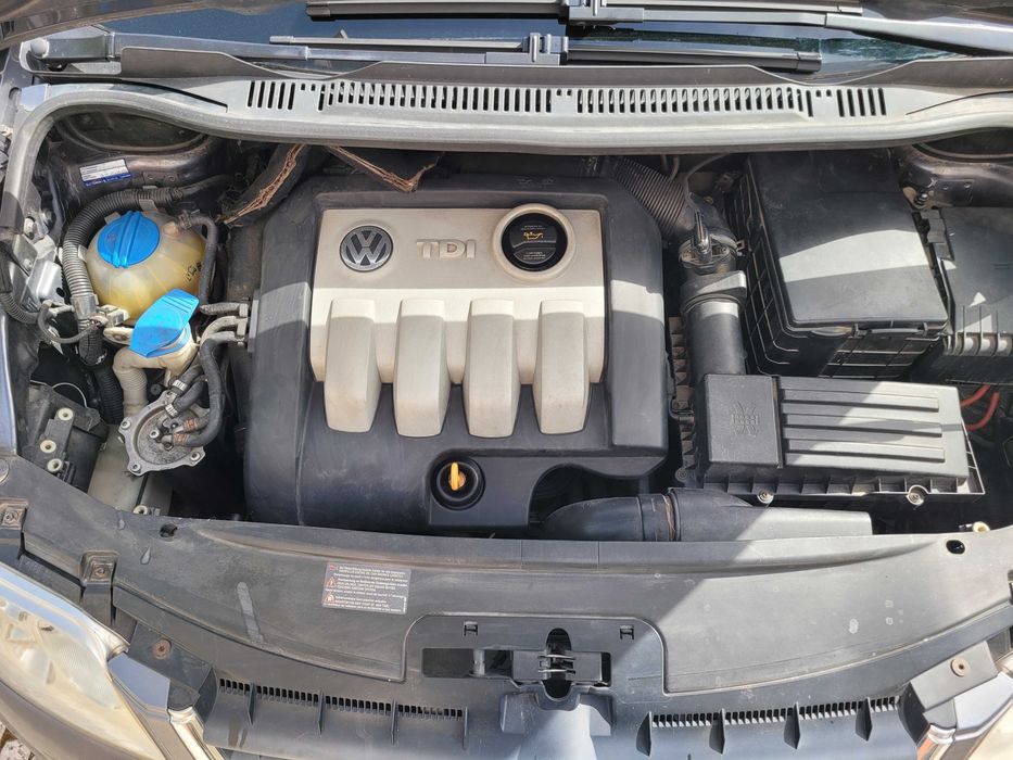 Volkswagen Touran 1.9 TDI (2005) – 7 Lugares, Cx Automática