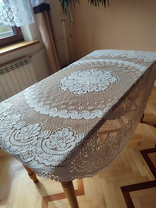 Obrus na okrągły stół kolor ecru