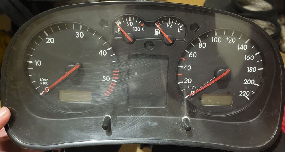 Приборна панель Golf4 duzel 1,9