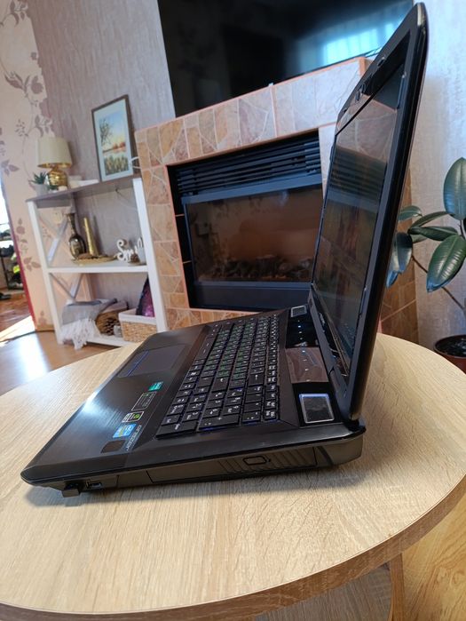 Игровой ноутбук Medion Erazer X7815/17.3"/Core i7 4 ядра 2.0GHz/24GB