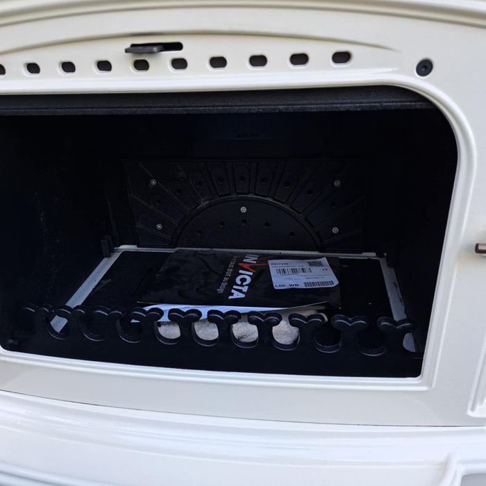 Koza Kominek piecyk wolnostojący Invicta biały