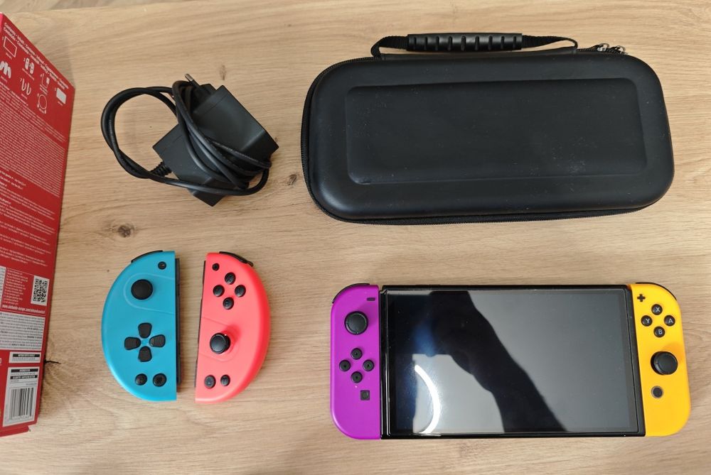 Nintendo Switch Oled + karta 256 GB
