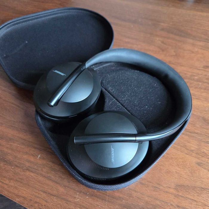Bose Noise Cancelling Headphones 700