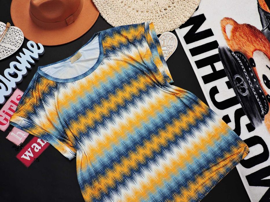 Cassiopeia bluzeczka moderna wzór zygzak nietoperz L