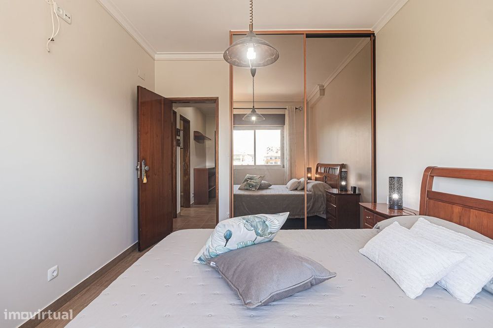 Apartamento T2 em Amora - Cruz de Pau