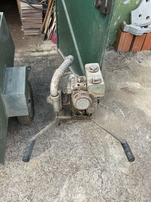 Reboque de carga + motor de rega