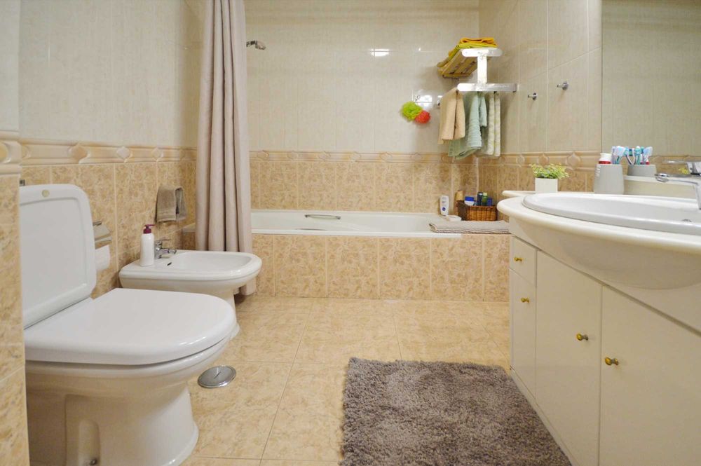 Apartamento Viso T3 com Suite e Garagem 137 m2 com elevador