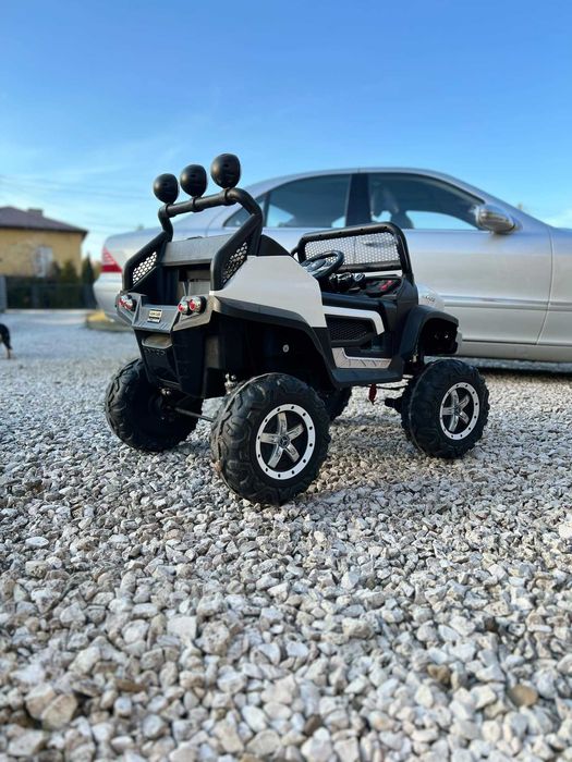 Mercedes unimog bialy dla dzieci