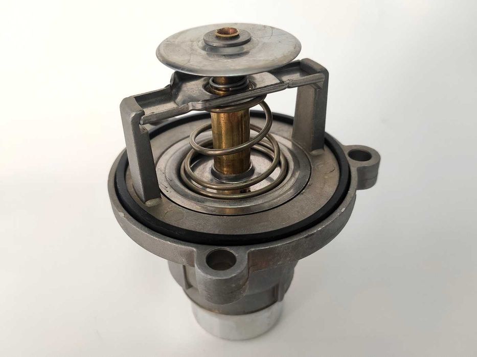 BMW N62 N63 Termostat Custom 85 st.C E60 E65 E53 E61 E63 E70 F10 F01