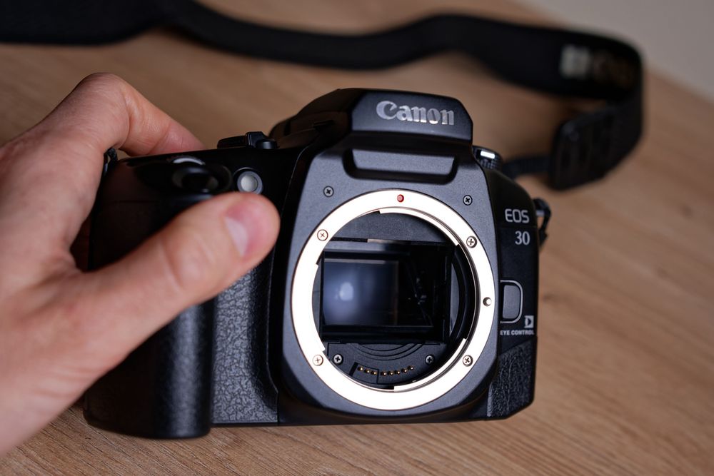 Aparat analogowy Canon EOS 30 + Grip