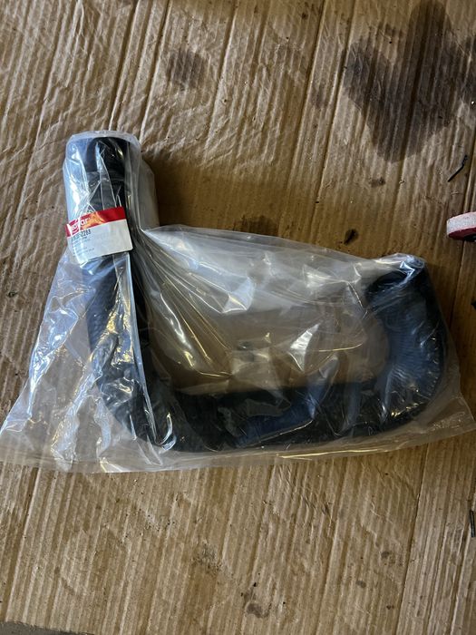 Tubo Bomba de agua NOVO, Volvo Penta V6 e V8