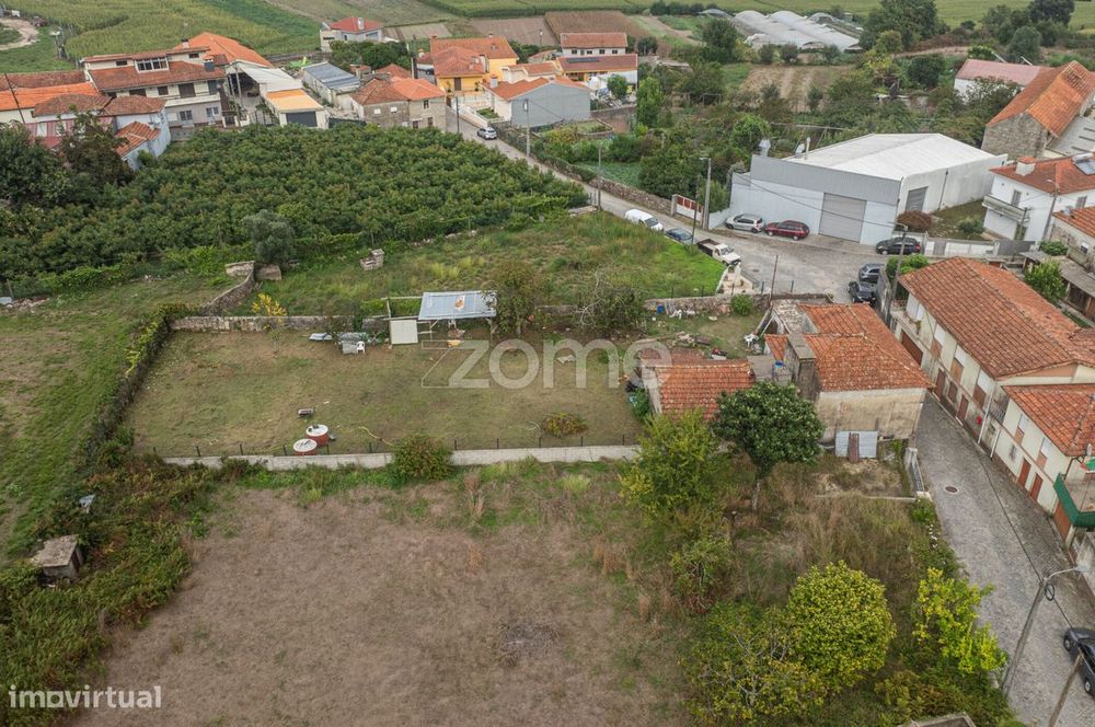Moradia Independente com projeto aprovado para Venda em Coronado