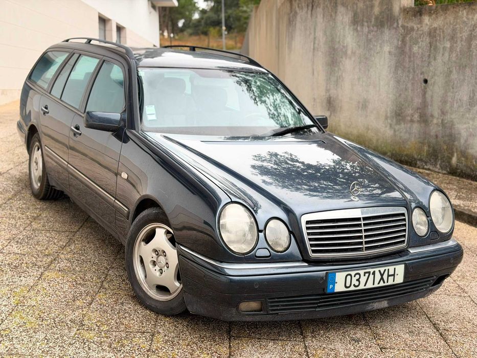 MERCEDES- BENZ E300 TURBO DIESEL