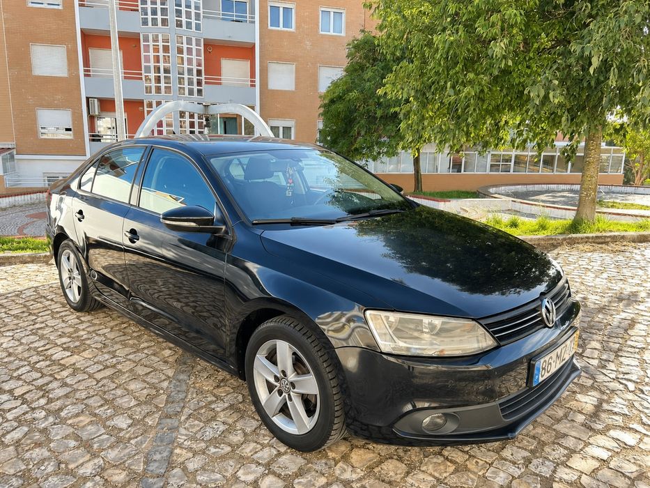 VW Jetta 1.6TDI Nacional impecável.