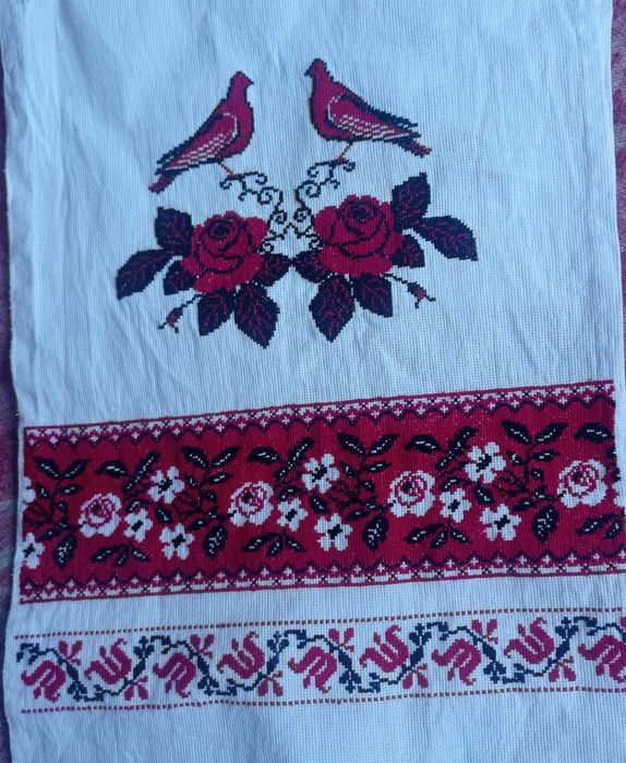 Вишитий рушник або весільний рушник