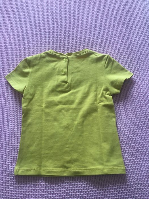 T-shirt da marca Absorba, tamanho 2 anos, como nova.