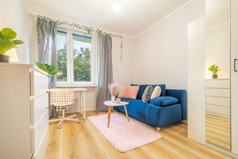 --> Pokój 1os. - pl. Legionów - ścisłe centrum! < --