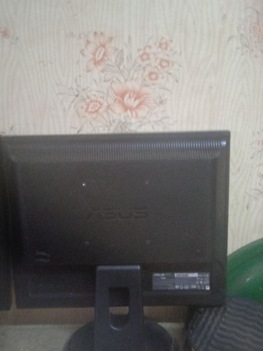 Продам два монитора Asus