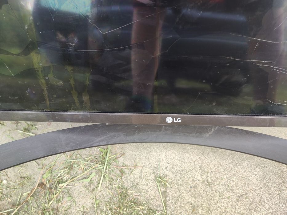 Telewizor LG 65 cali uszkodzony