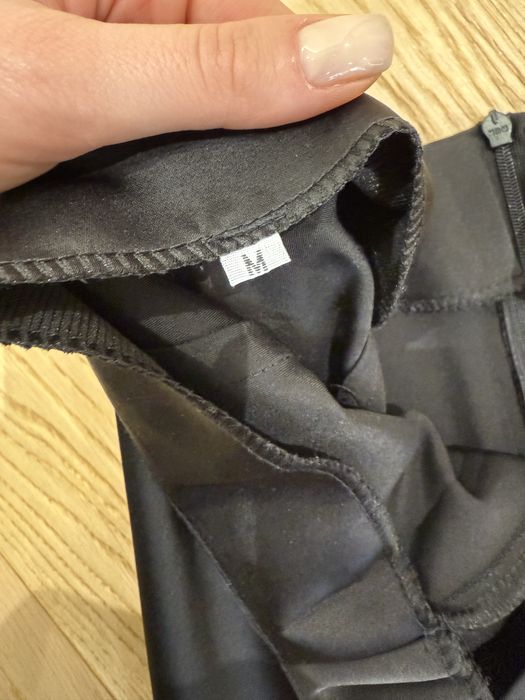 Жіноча атласна спілниця