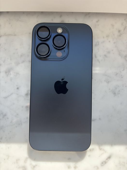Iphone 15 pro niebieski tytan