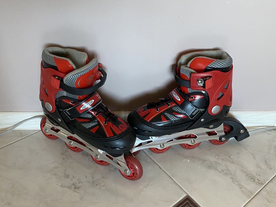 Продам роліки , по стельке 23-24 см , катались один раз :) як нові