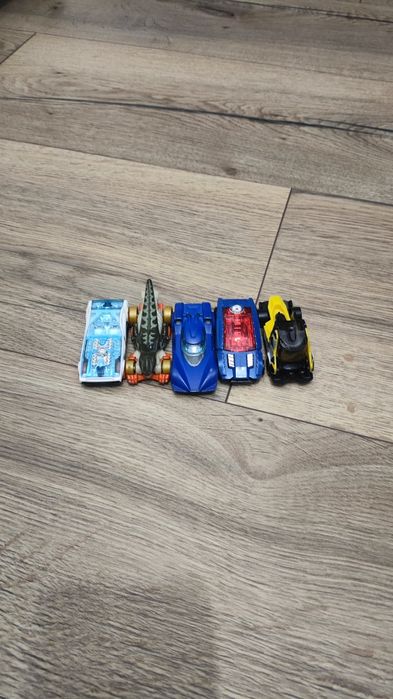 Zestaw Hotwheels resoraki