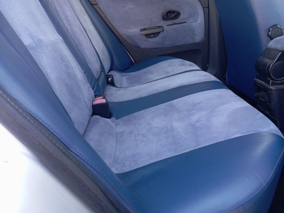 Mitsubishi Карізма 2002