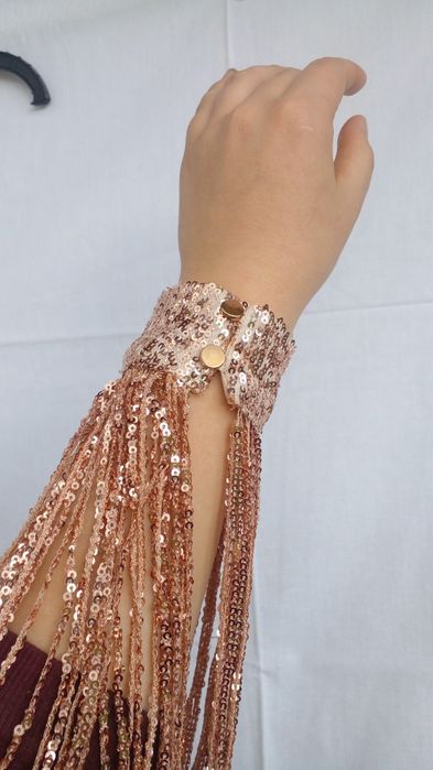 Сукня підходить і для випускного