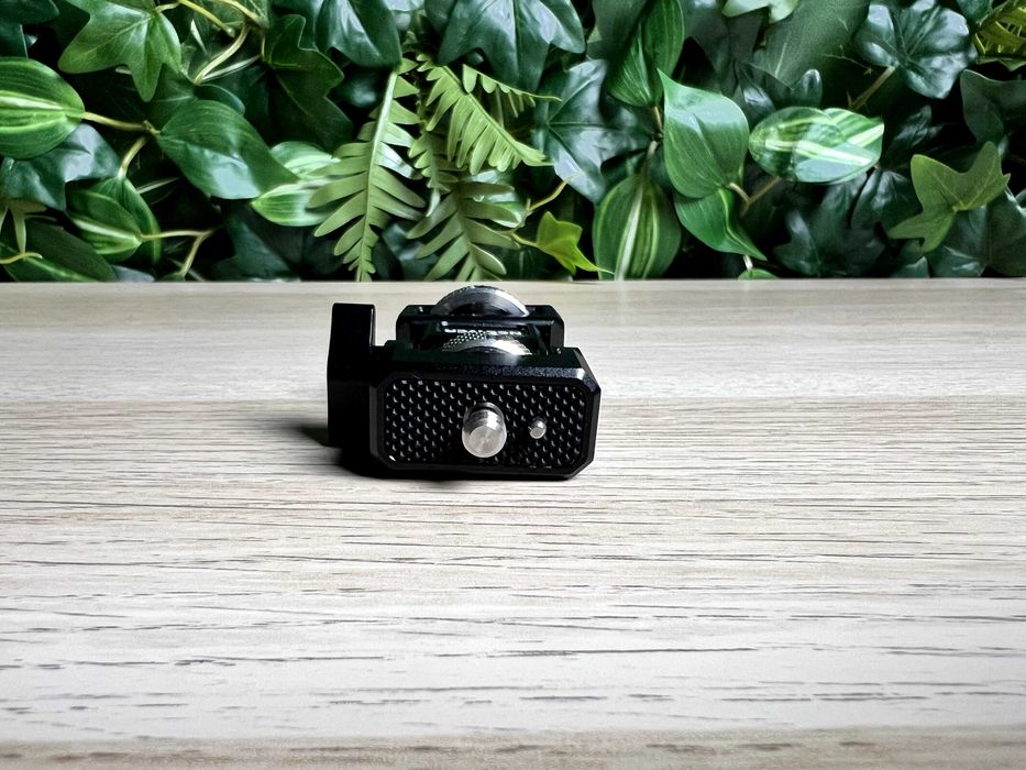 Suporte Neewer p/ monitor de camera c/ rotação 360º e inclinação 180º