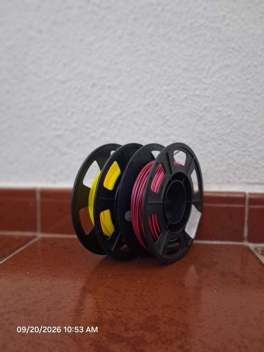 Impressora 3D Creality Ender 3 V3 SE + 2 Filamentos