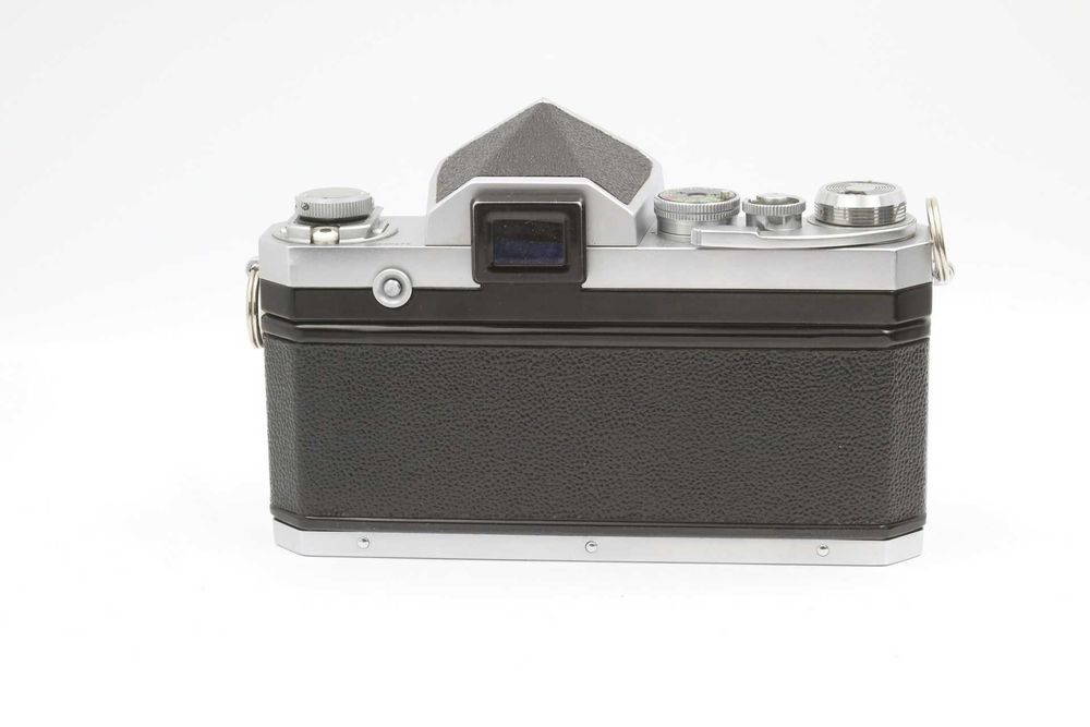 Nikon F body з класичною призмою