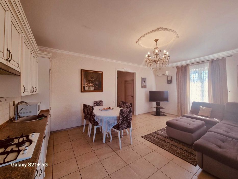 Долгосрочная аренда половині 2 єт. дома 145 кв.м. в с.Осещина