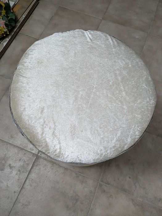 Cabeceira de cama e banco