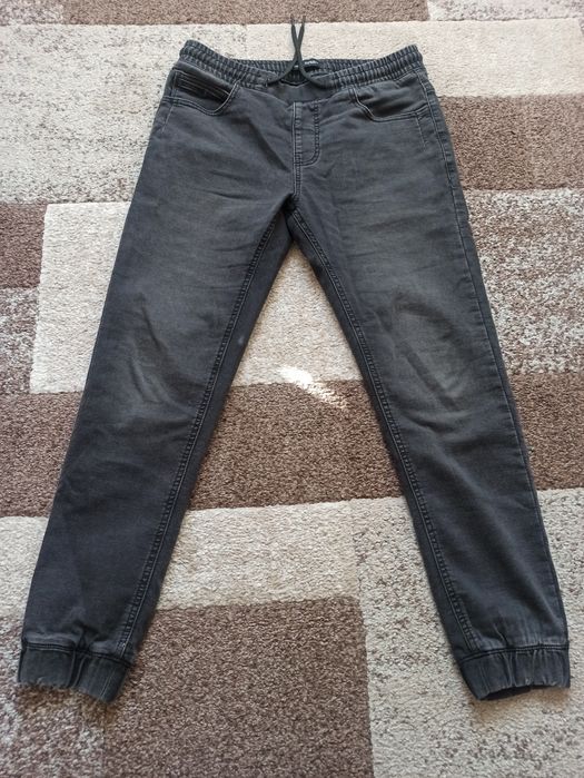 Spodnie joggersy House 30/32