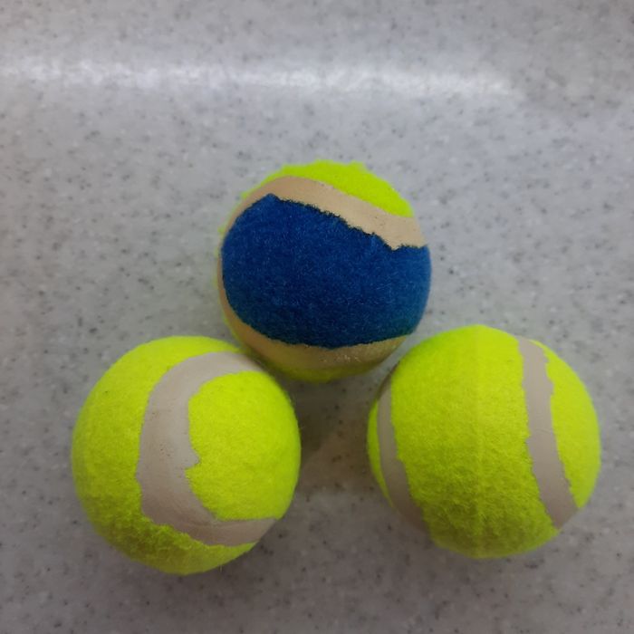 Продам 3 мяча для тенниса.3 шт 170 грн.