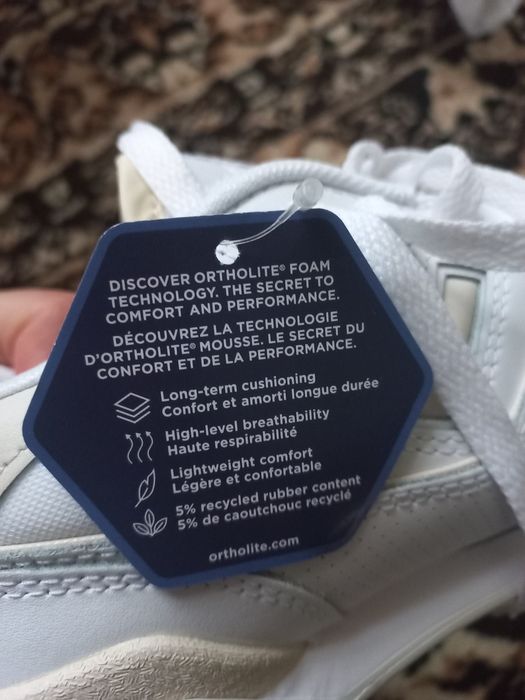 Білі кросівки New Balance